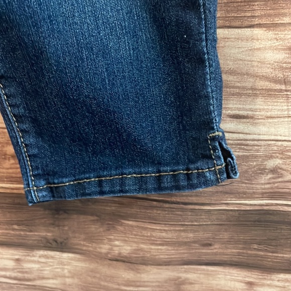 Jean capris - Picture 4 of 6
